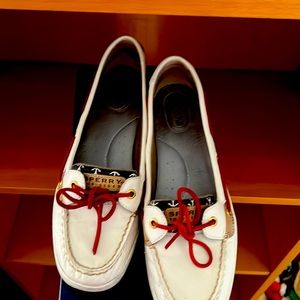 Speedy Angelfish white/anchors boat shoes.